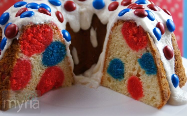 Red white and blue polka dot cake - Side view of inside of cake
