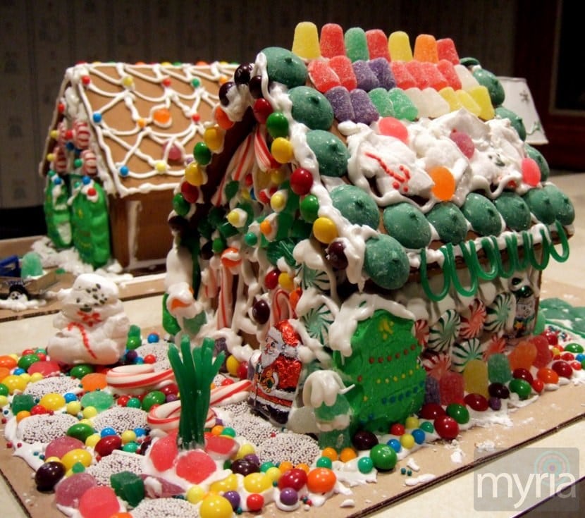 Super-decorated gingerbread house