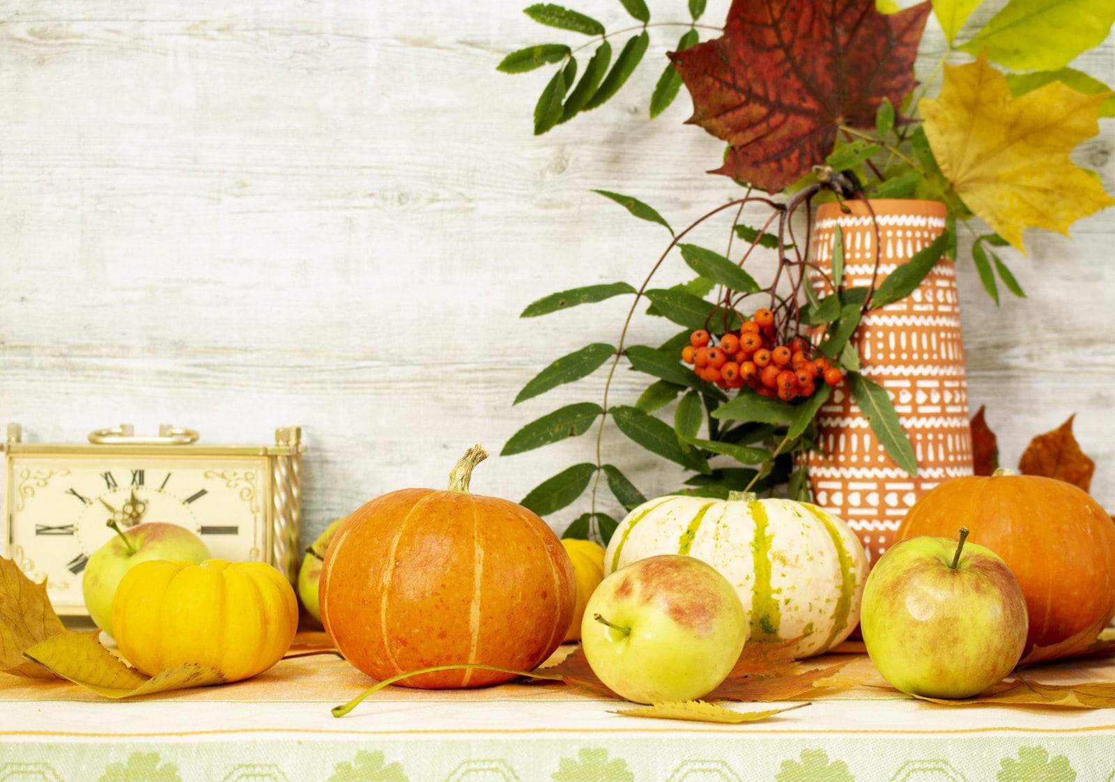 Thanksgiving and autumn - fall home decor ideas